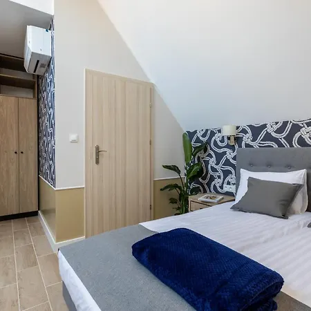 Ar Apartment *